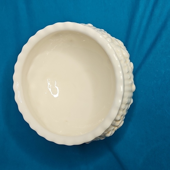 Royal Albert Cream Pedestal Bowl - Picture 3 of 9